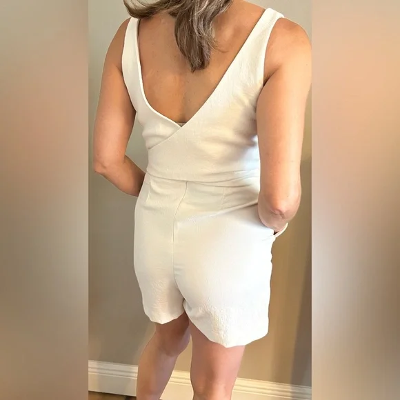 Aritzia Wilfred shorts jumper. - Picture 3 of 9